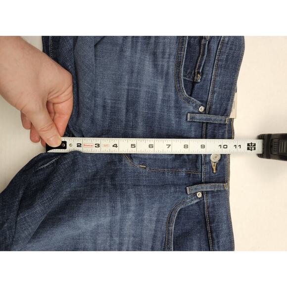 Levi's 311 shaping skinny capri Women's Size 8 Blue Denim Stretch - Picture 2 of 9